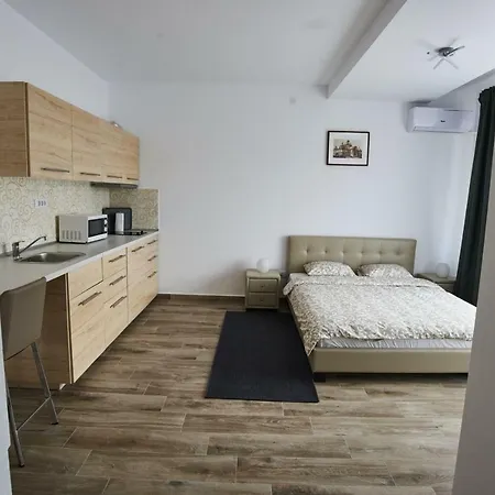 At Central Apartments 布加勒斯特 Exterior photo